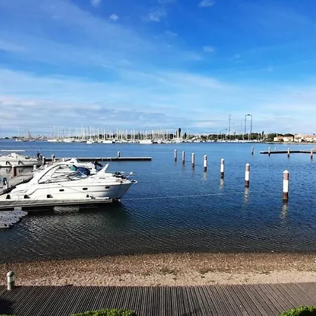 La Marina - 4 Pieces Pour 6 Personnes 554 *
